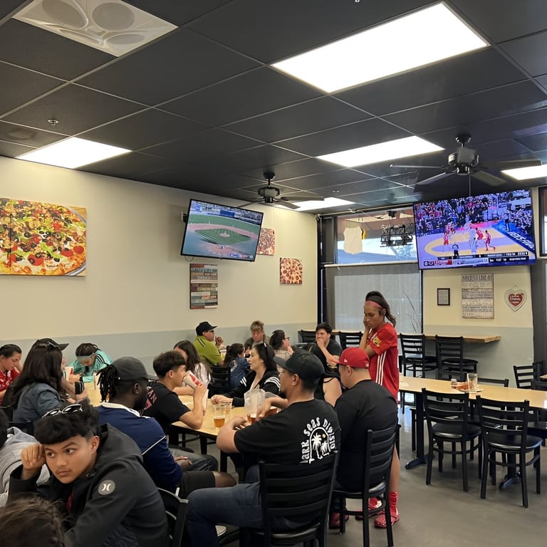 Catch the Game at Sunnyside Pizza🏟️